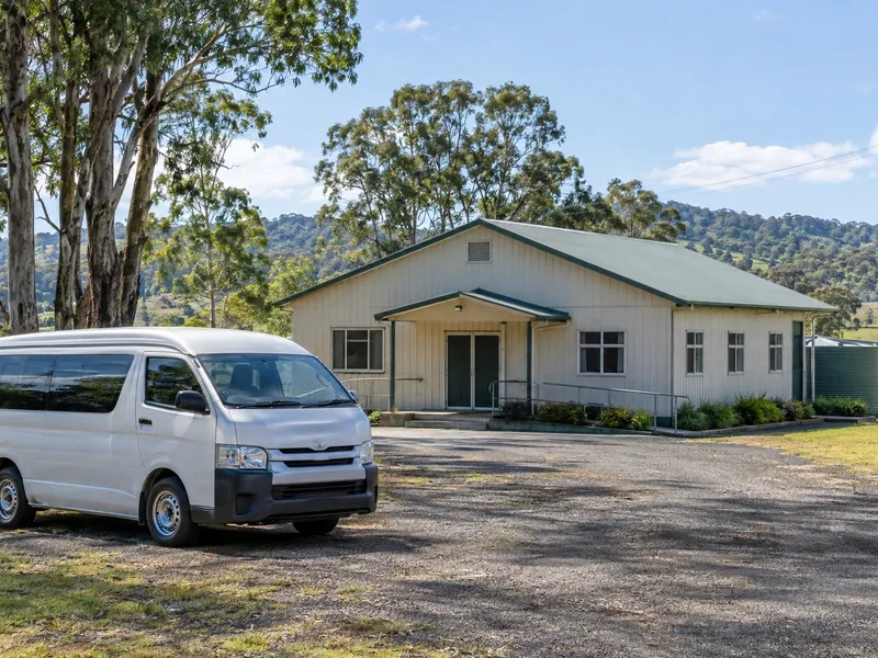 Ettrick local airport transfer area