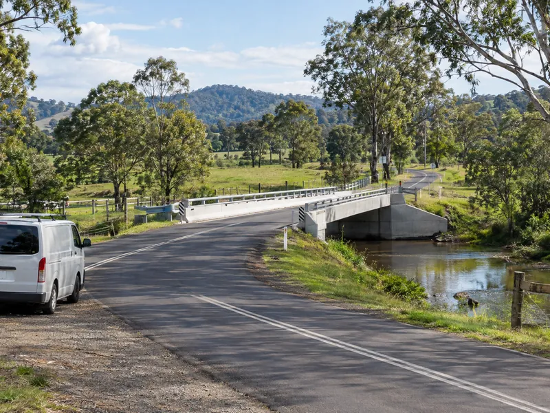 Fernside local airport transfer area