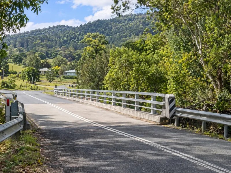 Palmwoods local airport transfer area