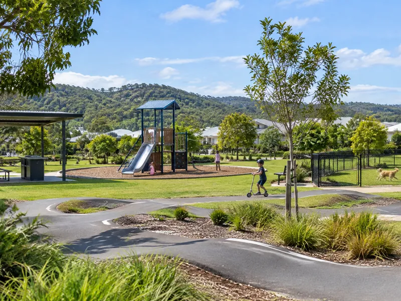 Ormeau Hills local airport transfer area